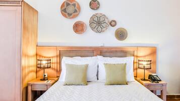 1 habitación, caja de seguridad en la habitación y escritorio