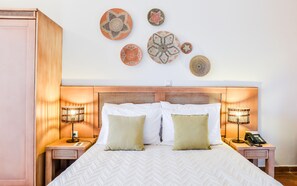 1 quarto, cofres nos quartos, escrivaninha