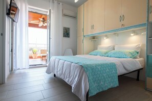 3 chambres, bureau, système d’insonorisation, fer et planche à repasser