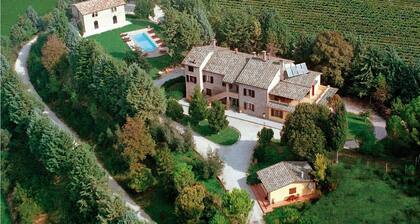 VILLA CASOLARE Villa mit 4 Schlafzimmern und Panoramapool in der Nähe von Perugia Gubbio Assis