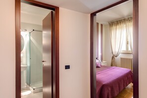 5 Schlafzimmer, Bügeleisen/Bügelbrett, WLAN, Bettwäsche
