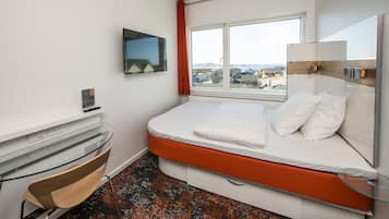 Seprai premium, bantalan ekstra lembut, dan meja kerja