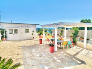 Outdoor dining - Trulli Fenice (2 Bedrooms) (Martina Franca)