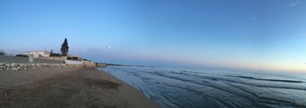 live the sea in a natural paradise ideal for kite, windsurfing, biking and children
