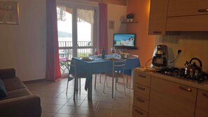TV - Lake Como - Residence La Collina - Hazelnut (Vercana)