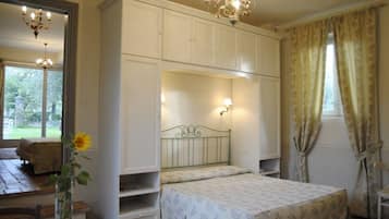 2 bedrooms, iron/ironing board, travel crib, free WiFi