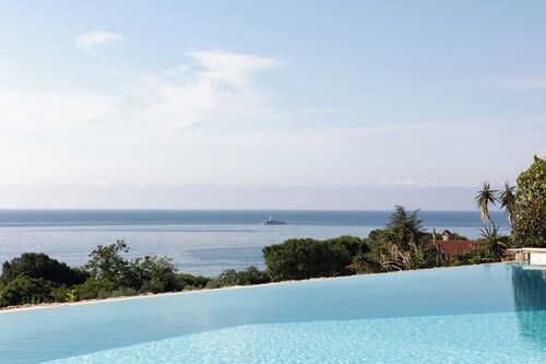 Historical Villa for families and kids with swimming pool