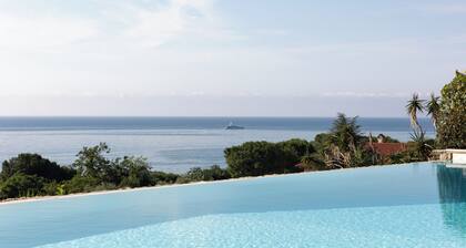 Historical Villa for families and kids with swimming pool