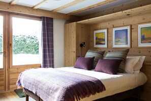 6 bedrooms, iron/ironing board, free WiFi, bed sheets