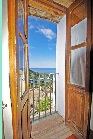 Interior - Characteristic house in the historic centre of Belmonte Calabro, Nature and Culture (Belmonte Calabro)