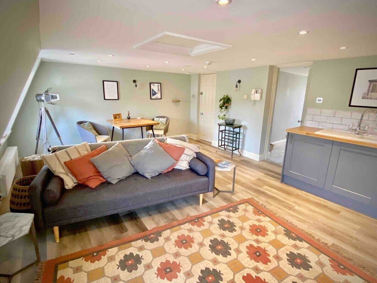 TV, fireplace, smart speakers