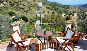 Outdoor dining - Apartment in a studio villa called Salina 3 beds (REITANO)