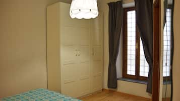 1 Schlafzimmer, Bügeleisen/Bügelbrett, Bettwäsche