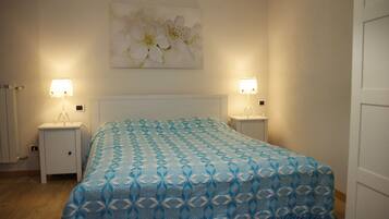 1 Schlafzimmer, Bügeleisen/Bügelbrett, Bettwäsche