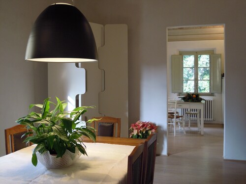 Country Farmhouse with Magnificient Gardens near Siena, Tuscany