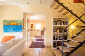 Fernseher, Kamin, DVD-Player, Tischtennisplatte