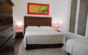 1 bedroom, Internet, bed sheets - "PALAZZO DE TOMASI" B&B (Gallipoli)