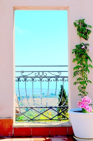 Property grounds. Charming resort apartment, location, services, quiet, charm for a superior vacation!