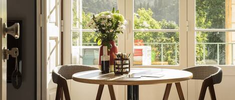 تناول الطعام