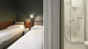 2 bedrooms, iron/ironing board, free WiFi