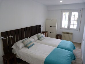 3 bedrooms, iron/ironing board, free WiFi, bed sheets - COUNTRY HOUSE IN CASTALLA. ALICANTE ONLY SEASON. 6 people.  (CASTALLA)