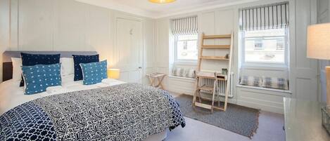 3 bedrooms, iron/ironing board, travel crib, WiFi (free)