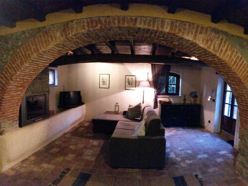 La Casetta - Rose Cottage in Tuscany