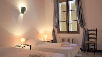 6 slaapkamers, een strijkplank/strijkijzer, reisbedje, wifi