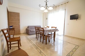 Dining - Two-Bedroom Sea View Apartment (Trecastagni)