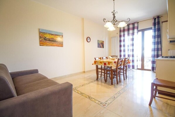Living area - Two-Bedroom Sea View Apartment (Trecastagni)