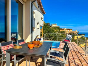 Outdoor dining - Villa with stunning sea views and pool in terrace. (Sa Riera)
