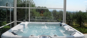 Luxury villa "il campano" near the Pinocchio's park with shared pool and jacuzzi