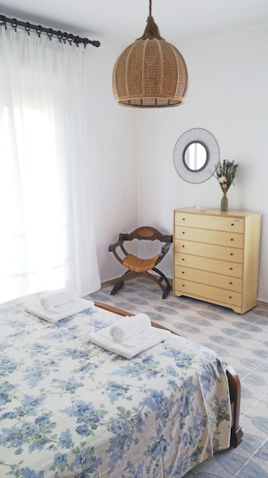 1 quarto, ferros/tábuas de passar roupa, Wi-Fi, roupa de cama