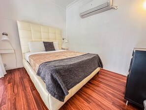1 chambre, fer et planche à repasser, Wi-Fi gratuit, draps fournis