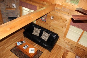 Televisio, takka, DVD-soitin, stereot