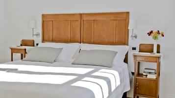 2 habitaciones, tabla de planchar con plancha y cuna de viaje