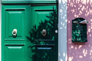 تفاصيل الفندق من الخارج