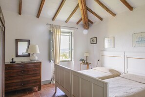 5 bedrooms, in-room safe, iron/ironing board, free WiFi