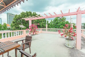 Pemandangan kota dari properti