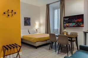 Bügeleisen/Bügelbrett, Reisekinderbett, kostenloses WLAN, Bettwäsche