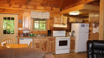 KylskÄp, mikrovÄgsugn, ugn och spishÀll