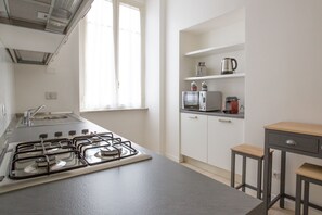 Fridge, microwave, oven, stovetop - a wonderful residence a stone's throw from San Pietro wi fi free (Roma)
