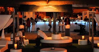 Appartement neuf, climatisation, 2 min Ă pied: criques, Paseo et Playa del Cura.