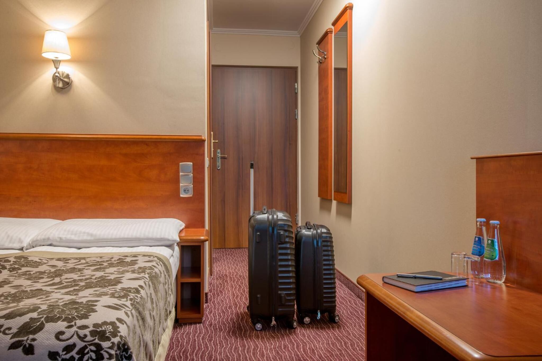 1 bedroom, desk, laptop workspace, blackout curtains