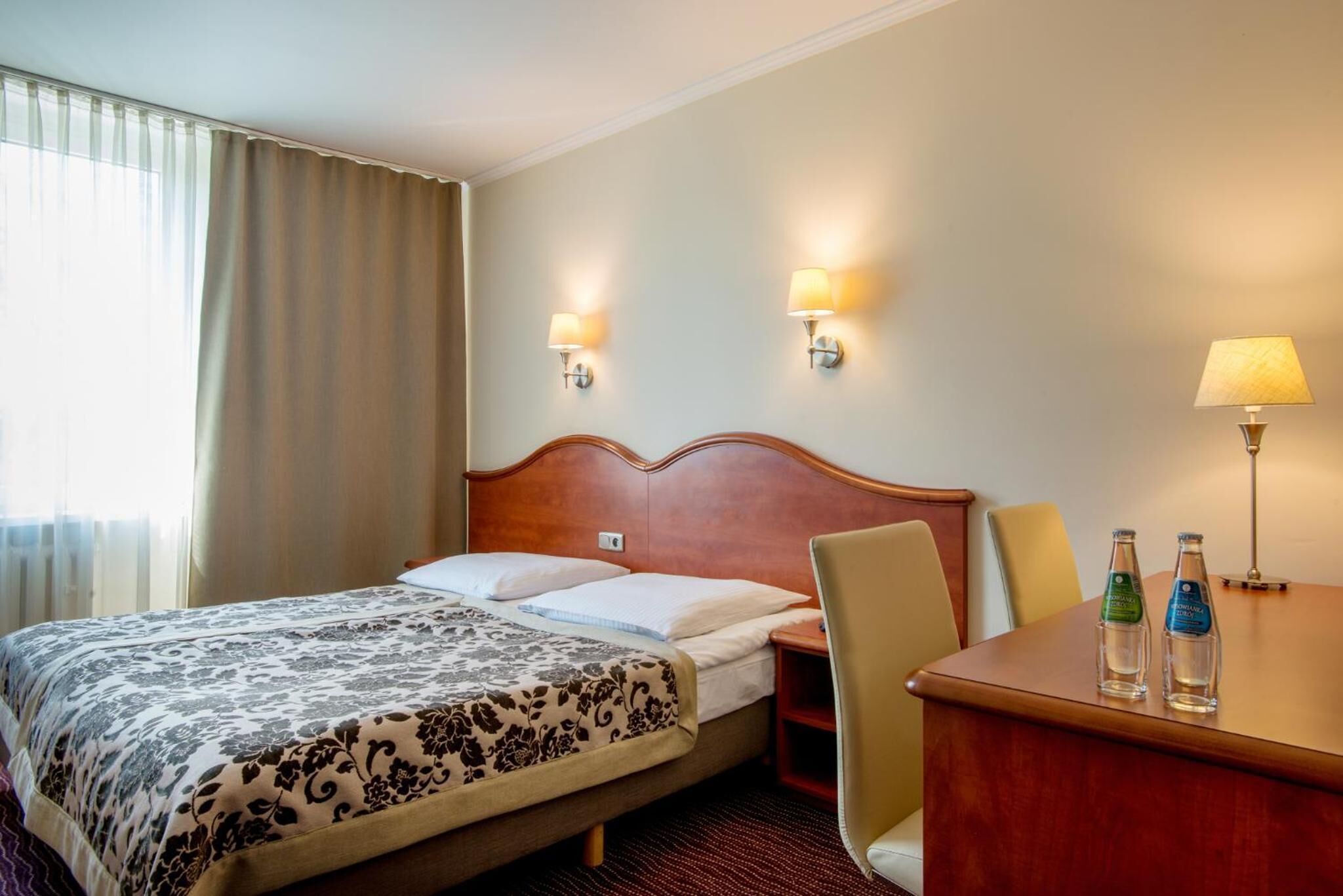 1 bedroom, desk, laptop workspace, blackout curtains