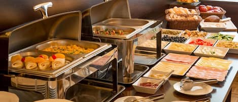 Breakfast, lunch, dinner served; Polish cuisine