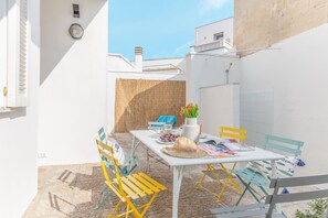 تناول الطعام با لخارج