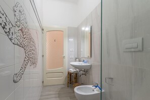 Douche, bidet