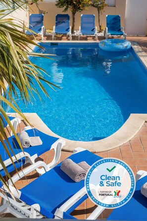 Pool - Villa near the Galé beach with swimming pool and tastefully decorated (Guia - Albufeira)