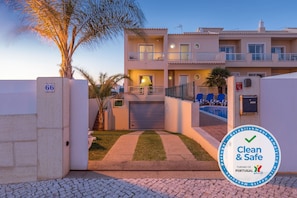 Exterior - Villa near the Galé beach with swimming pool and tastefully decorated (Guia - Albufeira)